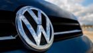 فولكس فاجن تعتزم تحويل مصنعين لإنتاج سيارات كهربائية