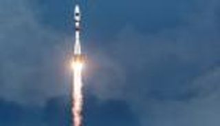 روسيا تطلق صاروخا يحمل مركبة شحن إلى محطة الفضاء الدولية