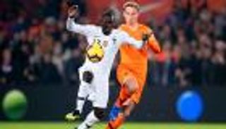 فرنسا تتلقى أول خسارة بعد التتويج بالمونديال