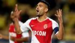 تقارير.. فالكاو يعرض نفسه على ريال مدريد