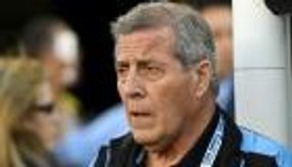 مدرب أوروجواي يفسر سبب رضاه عن الهزيمة أمام البرازيل