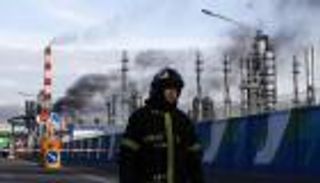 إخماد حريق بمصفاة لتكرير النفط في موسكو