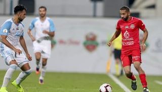 صورة من مباراة شباب الأهلي وبني ياس 