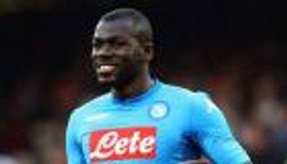 نابولي يضرب مساعي مانشستر يونايتد لضم كوليبالي