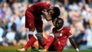 شقيق ماني يطالب جماهير السنغال بمعاملته مثل صلاح