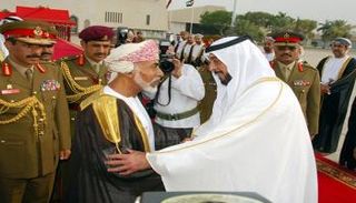 الشيخ خليفة بن زايد آل نهيان والسلطان قابوس بن سعيد
