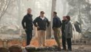 بالصور.. ترامب يتفقد آثار حرائق غابات كاليفورنيا