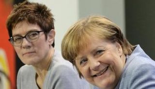 ميركل وكرامب - أرشيفية