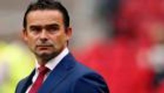 أياكس يفتح الباب أمام رحيل هدفي برشلونة