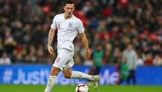 لويس دينك مدافع برايتون ومنتخب إنجلترا