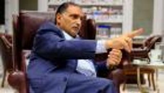 لوموند: عزمي بشارة "عراب" الفوضى و"بوق" قطر لزعزعة استقرار المنطقة