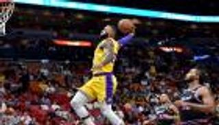 رقم مميز لليبرون جيمس في فوز ليكرز على ميامي