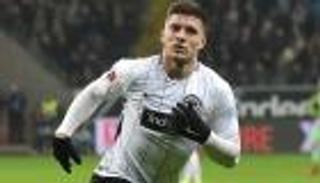 هداف الدوري الألماني على رادار برشلونة