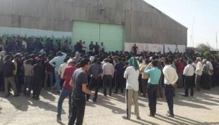 جانب من احتجاجات عمال مصنع هفت تبه