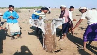 بقايا صاروخ حوثي سقط شرق الحديدة اليمنية