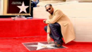 "سنوب دوج" يشكر نفسه بعد حصوله على نجمة في ممر هوليوود