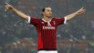 لاعب ميلان السابق يطالب بعودة إبراهيموفيتش