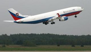طائرة "إيل-96-400تي"