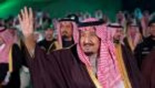 العاهل السعودي يدشن 151 مشروعا في تبوك بقيمة 11.8 مليار ريال