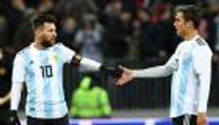 ديبالا يناشد ميسي بالعودة لمنتخب الأرجنتين