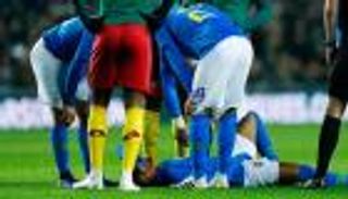 نيمار يتعرض للإصابة أمام الكاميرون