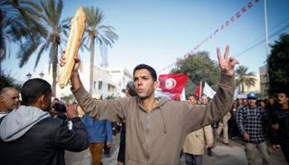 البطالة والعجز التجاري والتضخم.. أزمات اقتصادية تتصاعد في تونس