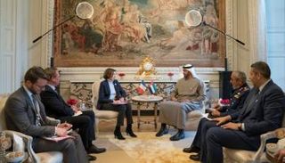 الشيخ محمد بن زايد خلال لقائه وزيرة الدفاع الفرنسية