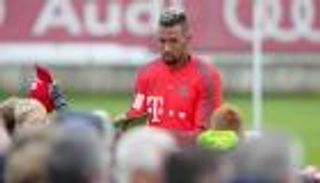 بواتينج يسخر من ماتيوس وينفي الاعتزال الدولي