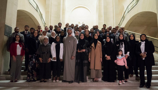 الشيخ محمد بن زايد يلتقي عددا من طلبة الإمارات الدارسين بجامعات فرنسا