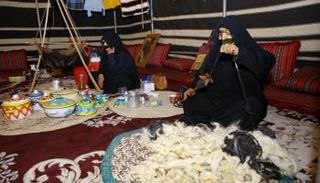 جانب من فعاليات "مهرجان دبي وتراثنا الحي" 