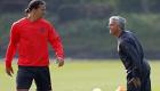 إبراهيموفيتش يوضح الطريقة الأمثل للتعامل مع مورينيو