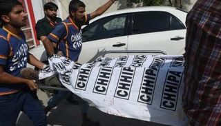 أحد ضحايا الهجوم الإرهابي على القنصلية الصينية بكراتشي