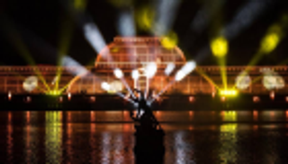 الأنوار تزين حدائق النباتات الملكية البريطانية احتفالا بعيد الميلاد