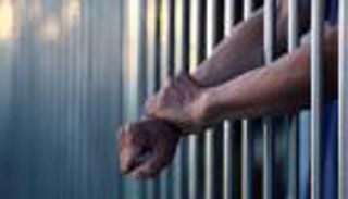 سجن 6 في قضية مقتل سائح أمريكي باليونان