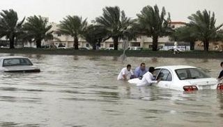 مقتل 9 ونزوح الآلاف في سيول بالعراق