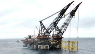 قفزة في إنتاج السعودية وأمريكا وروسيا من النفط 