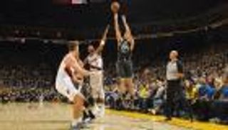 جولدن ستيت يوقف سلسلة هزائمه بدوري السلة الأمريكي