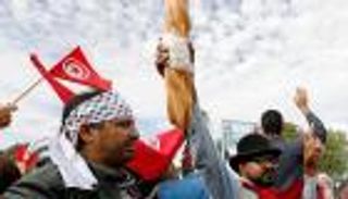  الحكومة التونسية تسعى لاحتواء أزمة الأجور