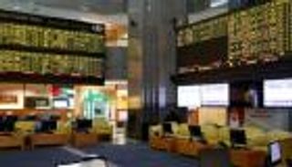 تراجع بورصات الخليج في التعاملات المبكرة و الأسوق تبحث عن محفزات