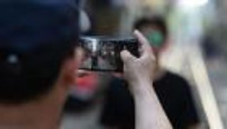 هوس "السيلفي".. خطر يهدد حياة السياح في فيتنام