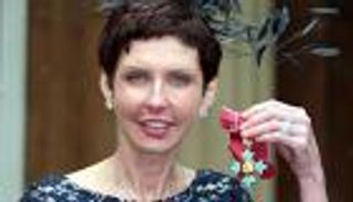 "بلومبرج": البريطانية دينيس كوتس أكثر ثراء من الملكة بـ10 مرات