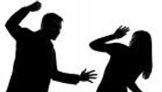 فرنسا تطلق منصة إلكترونية لشكاوى العنف ضد النساء