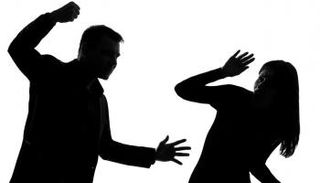 فرنسا تطلق منصة إلكترونية لشكاوى العنف ضد النساء - صورة أرشيفية