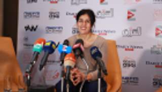 بالصور.. الجزائرية سعاد ماسي تغني باللهجة المصرية ولمحمود درويش