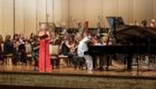 حمد الطائي طيار إماراتي يحلق بالموسيقى في أنحاء العالم