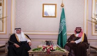 محمد بن سلمان خلال لقائه مع ولي العهد البحريني