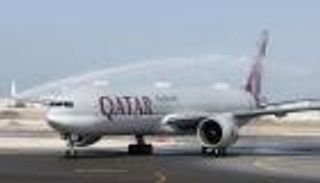 طيران قطر "المأزوم" يبحث عن منقذ في سوق إيران المعاقب