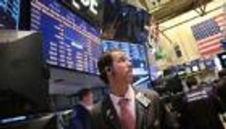 وول ستريت تفتح منخفضة بعد تهديد ترامب بفرض رسوم جديدة على الصين