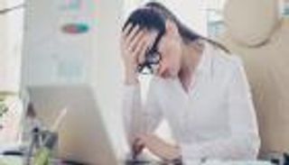 العمل أكثر من 50 ساعة أسبوعيا يصيب باضطرابات عقلية