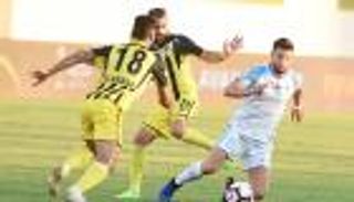 لاعب اتحاد كلباء يوضح نقطة ضعف فريقه هذا الموسم